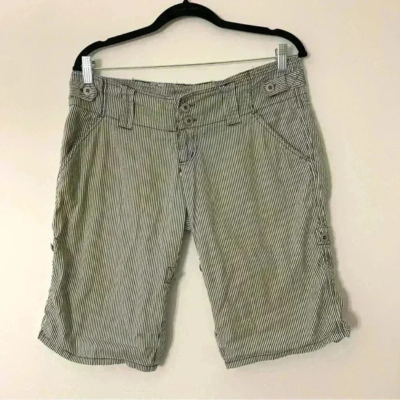 Nori Women's Striped Shorts Size 9 - Picture 11 of 16